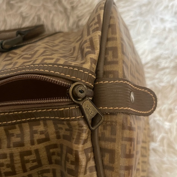 FENDI DUFFLE BAG - Picture 4 of 5